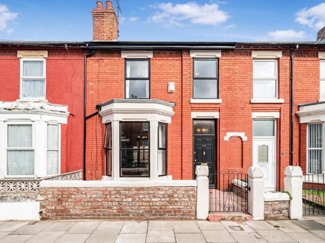 4 bedroom terraced house for sale