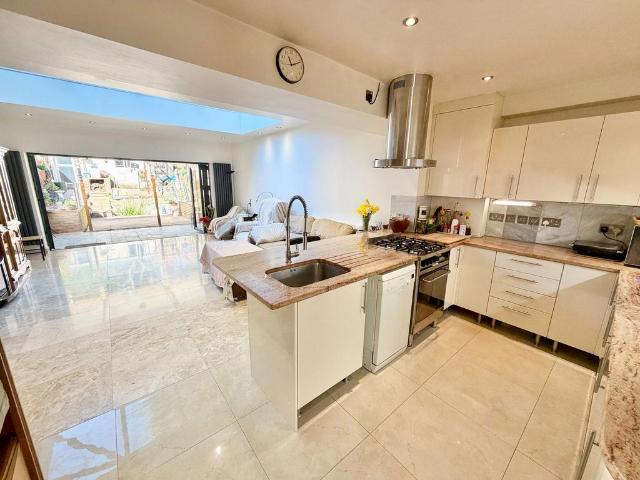 4 bedroom terraced house for sale