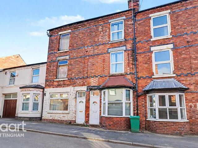 4 bedroom terraced house for sale