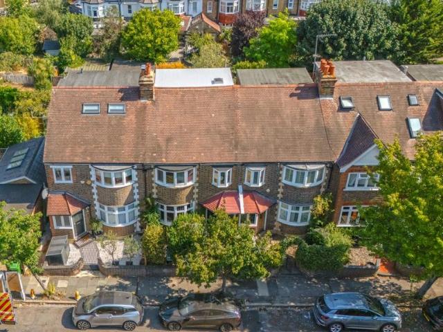 4 bedroom terraced house for sale