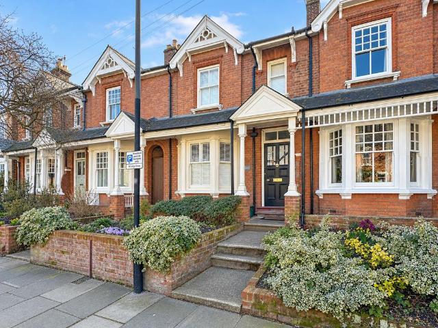 4 bedroom terraced house for sale