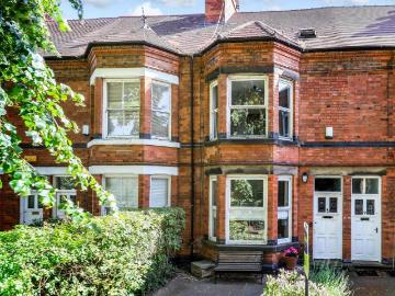 4 bedroom terraced house for sale