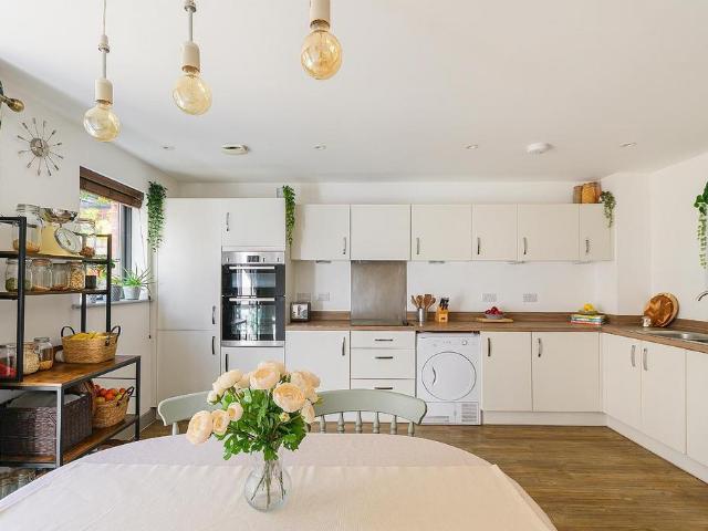 4 bedroom terraced house for sale