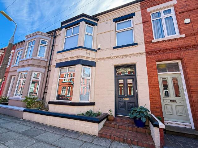 4 bedroom terraced house for sale