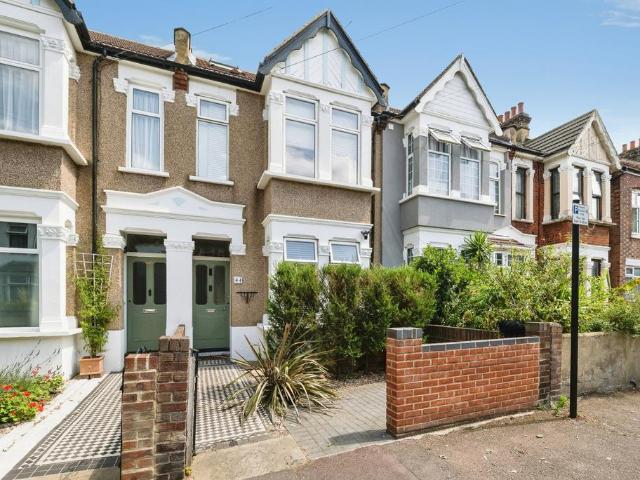 4 bedroom terraced house for sale