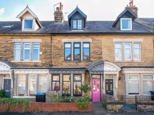4 bedroom terraced house for sale