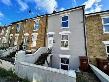 4 bedroom terraced house for sale