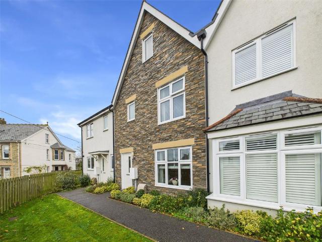 4 bedroom terraced house for sale