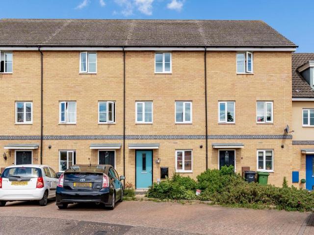 4 bedroom terraced house for sale