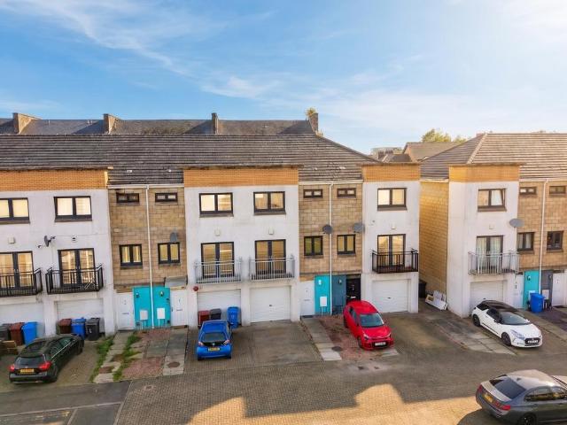 4 bedroom terraced house for sale