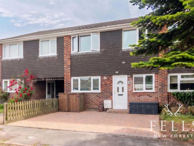 4 bedroom terraced house for sale