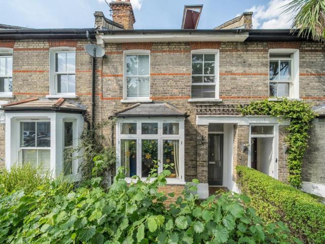 4 bedroom terraced house for sale