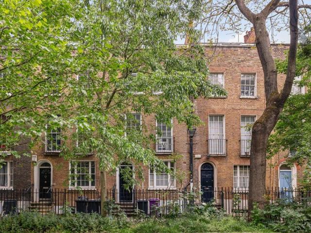 4 bedroom terraced house for sale