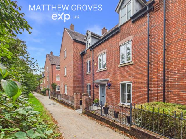 4 bedroom terraced house for sale