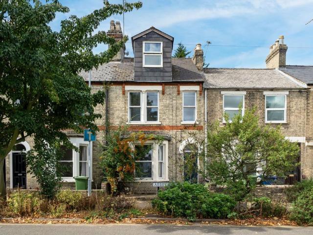 4 bedroom terraced house for sale