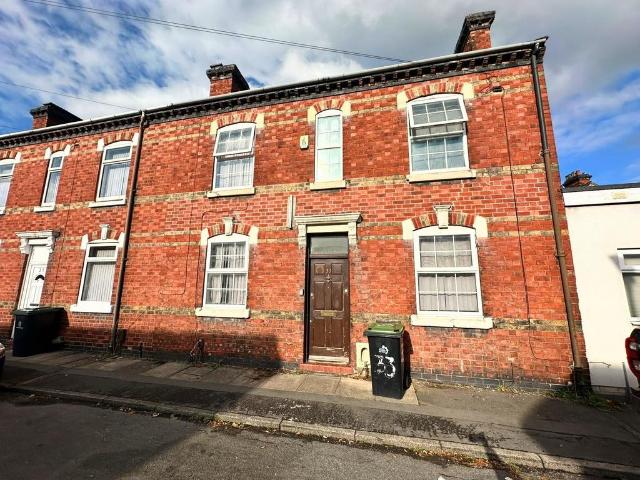 4 bedroom terraced house for sale