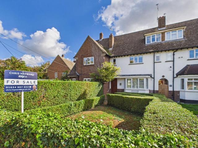 4 bedroom terraced house for sale