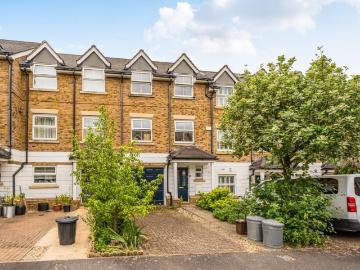 4 bedroom terraced house for sale