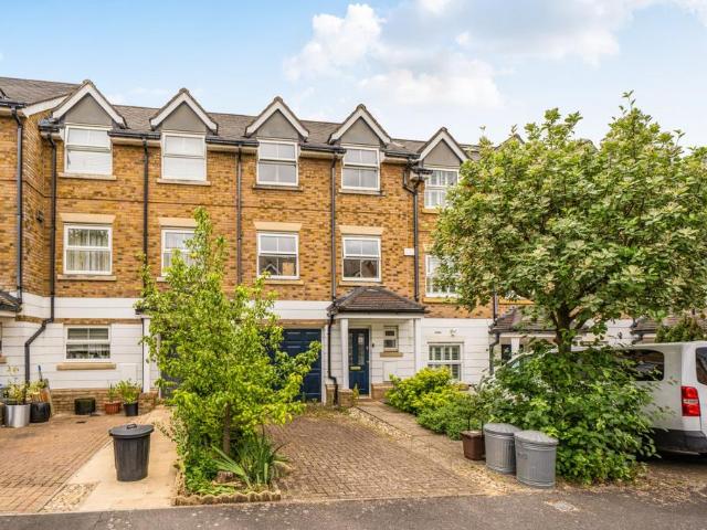 4 bedroom terraced house for sale