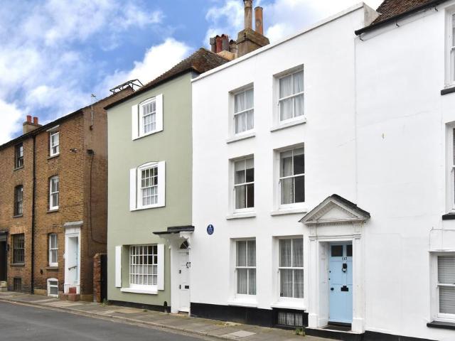 4 bedroom terraced house for sale