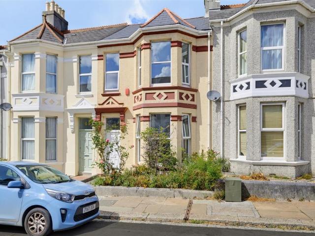 4 bedroom terraced house for sale