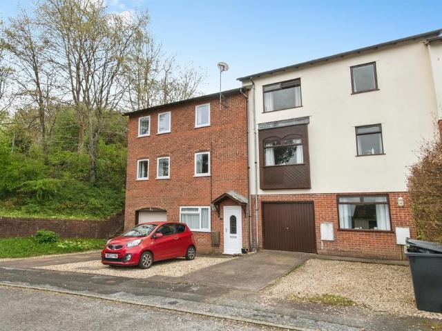 4 bedroom terraced house for sale