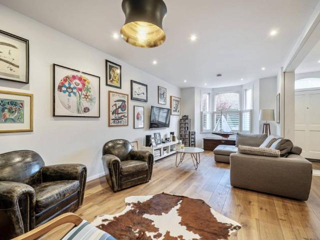 4 bedroom terraced house for sale