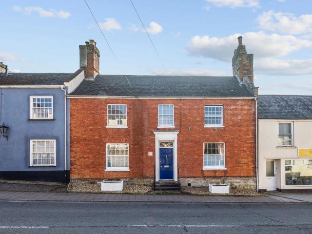 4 bedroom terraced house for sale