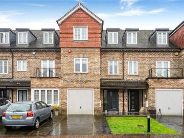 4 bedroom terraced house for sale