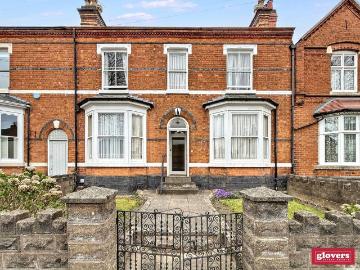 4 bedroom terraced house for sale