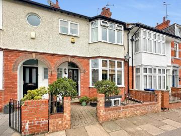 4 bedroom terraced house for sale