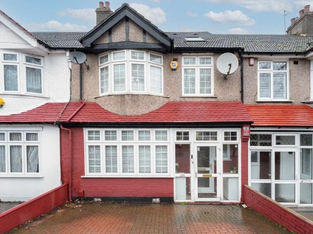 4 bedroom terraced house for sale