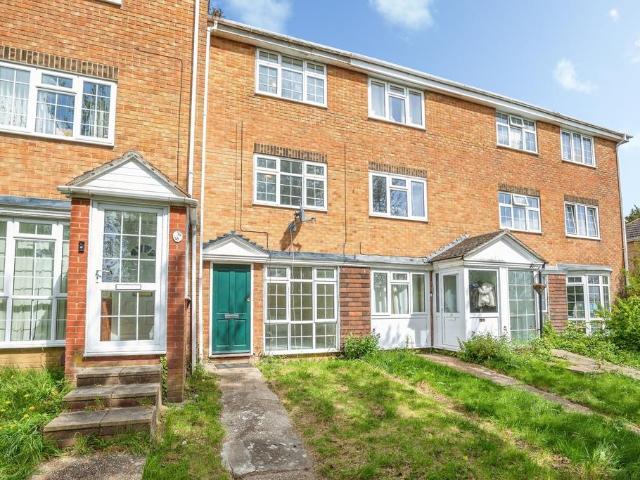 4 bedroom terraced house for sale