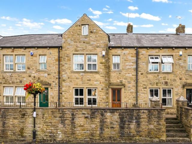 4 bedroom terraced house for sale