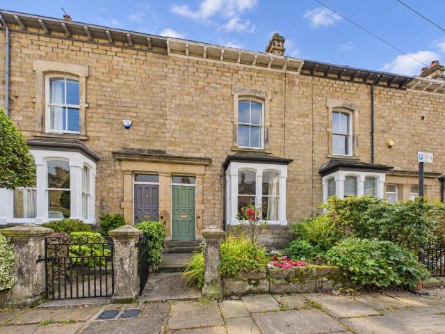 4 bedroom terraced house for sale
