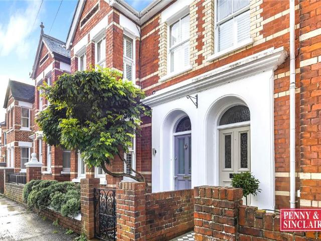 4 bedroom terraced house for sale