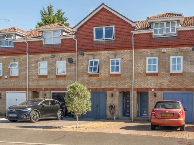 4 bedroom terraced house for sale