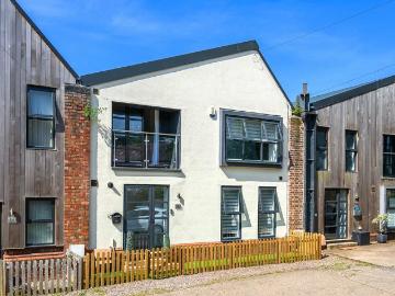 4 bedroom terraced house for sale