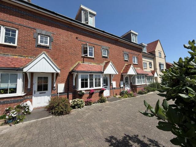 4 bedroom terraced house for sale
