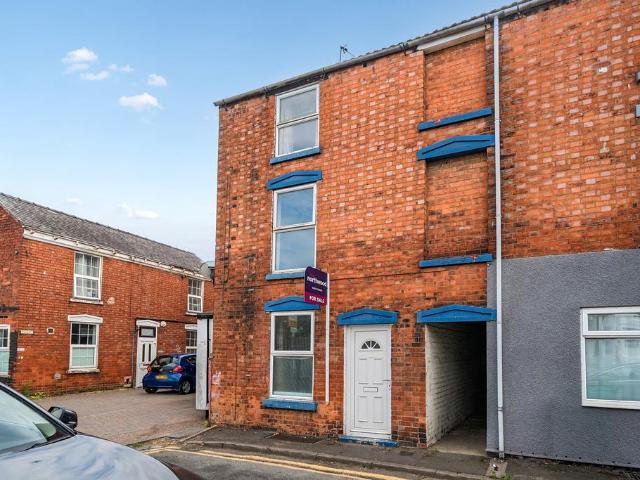 4 bedroom terraced house for sale