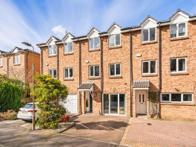 4 bedroom terraced house for sale