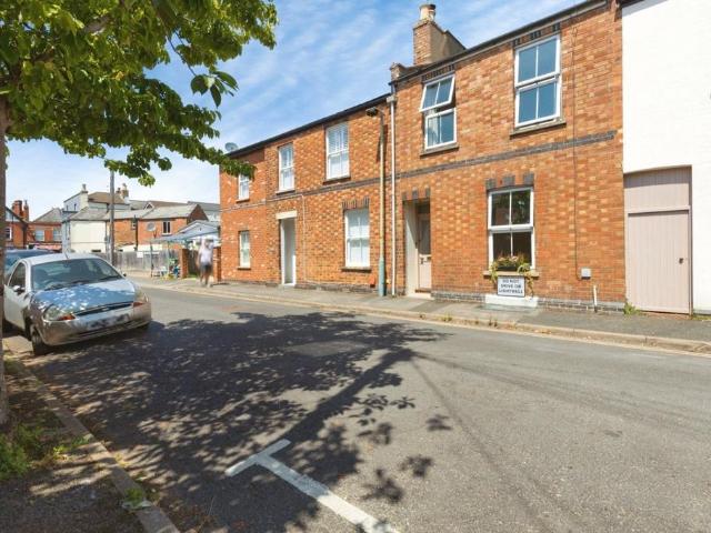 4 bedroom terraced house for sale