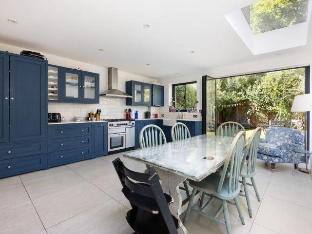4 bedroom terraced house for sale