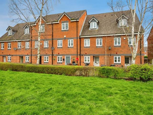 4 bedroom terraced house for sale