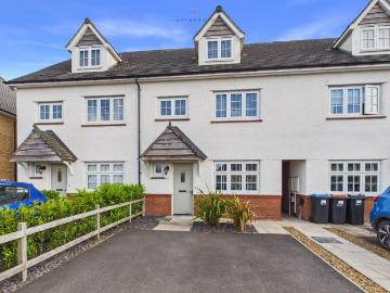 4 bedroom terraced house for sale