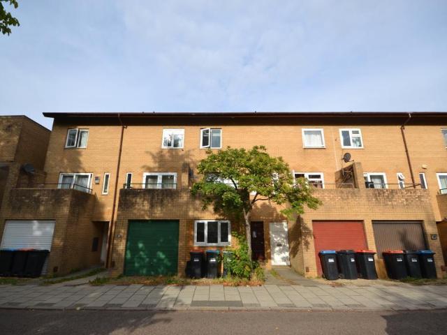 4 bedroom terraced house for sale