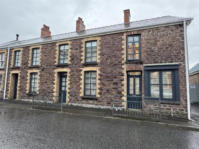 4 bedroom terraced house for sale