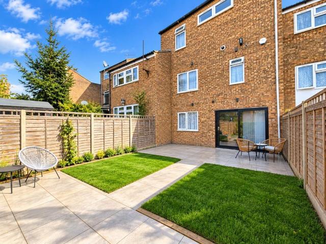 4 bedroom terraced house for sale
