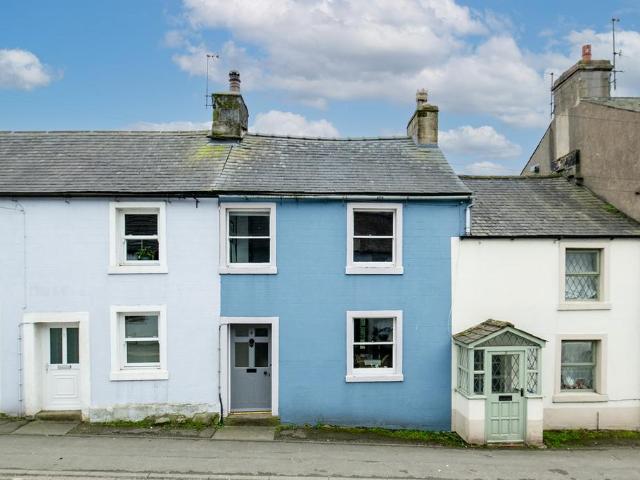 4 bedroom terraced house for sale