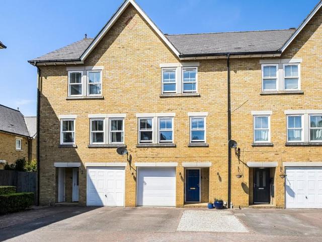 4 bedroom terraced house for sale